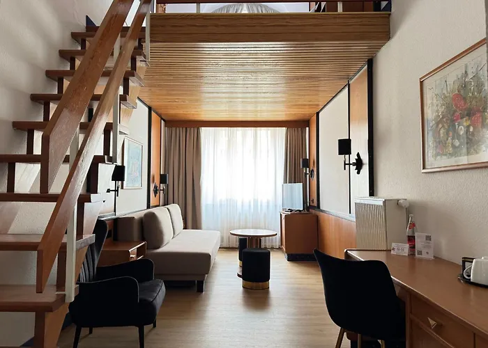 فندق Goldener Hirsch 3*