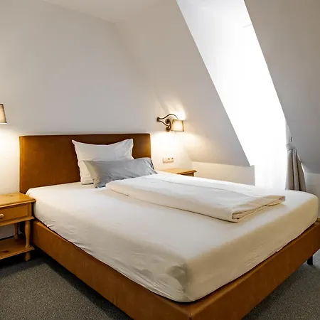 Goldener Hirsch 3*
