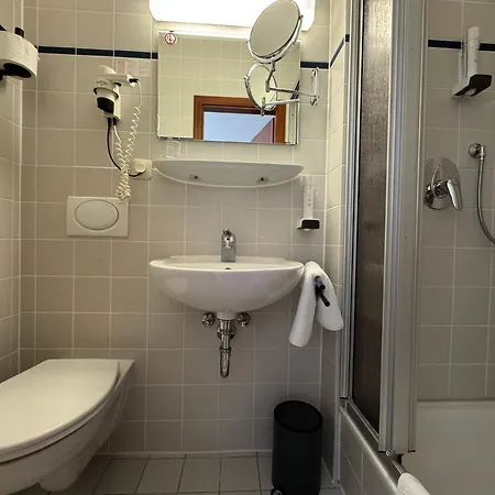Hotel Goldener Hirsch 3*