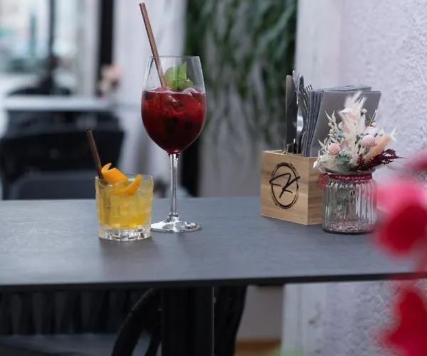 Goldener Hirsch Hotel 3*