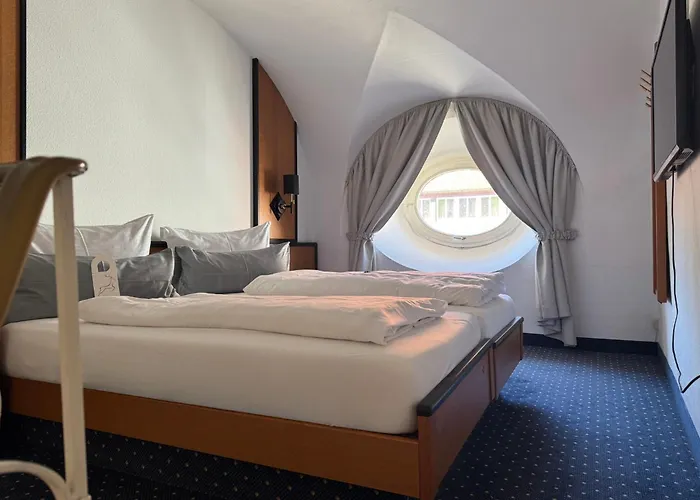 Goldener Hirsch Hotel 3*